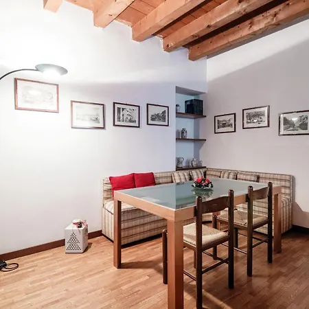 Apartment Il Balcone Della Corte - Downtown Como